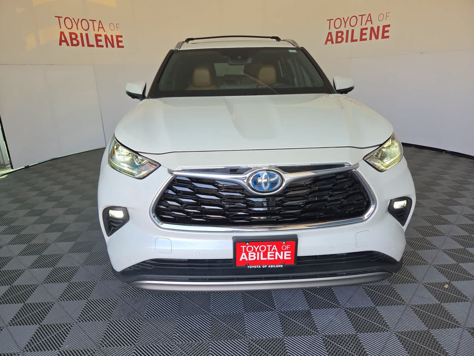 2023 Toyota Highlander Hybrid Platinum