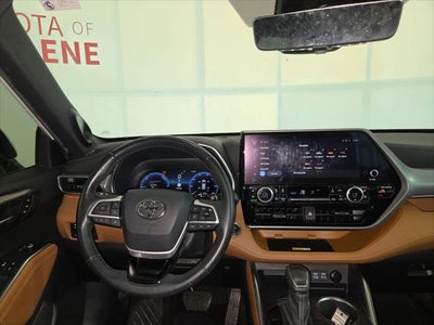 2023 Toyota Highlander Hybrid Platinum