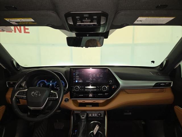 2023 Toyota Highlander Hybrid Platinum
