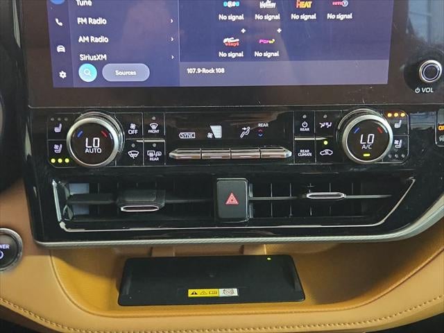 2023 Toyota Highlander Hybrid Platinum