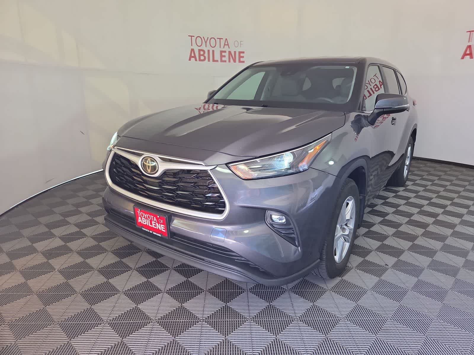 2024 Toyota Highlander LE