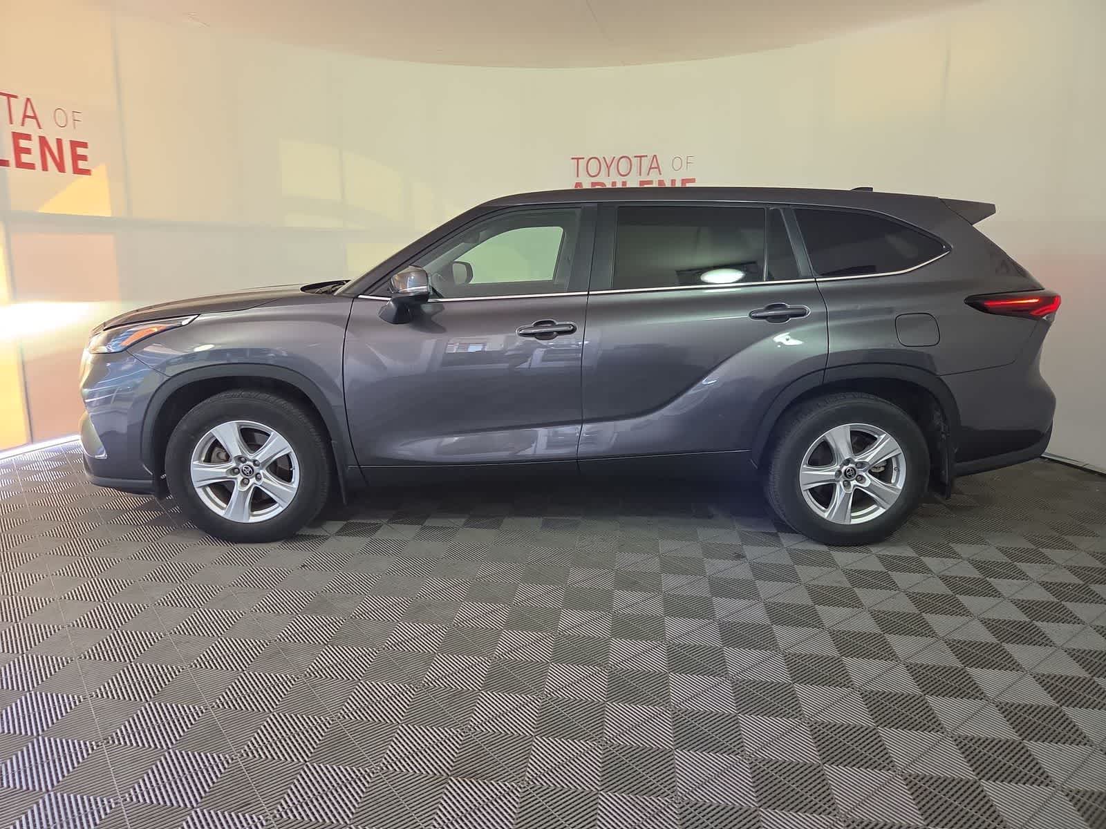 2024 Toyota Highlander LE