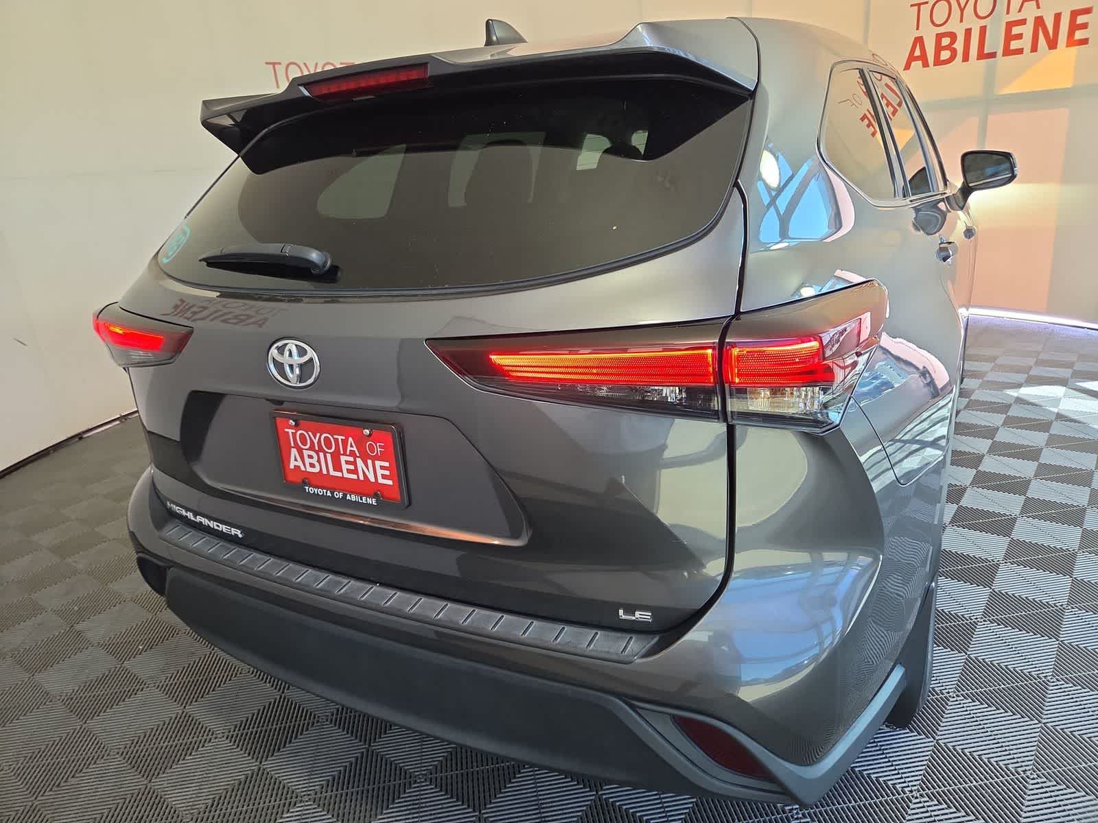 2024 Toyota Highlander LE