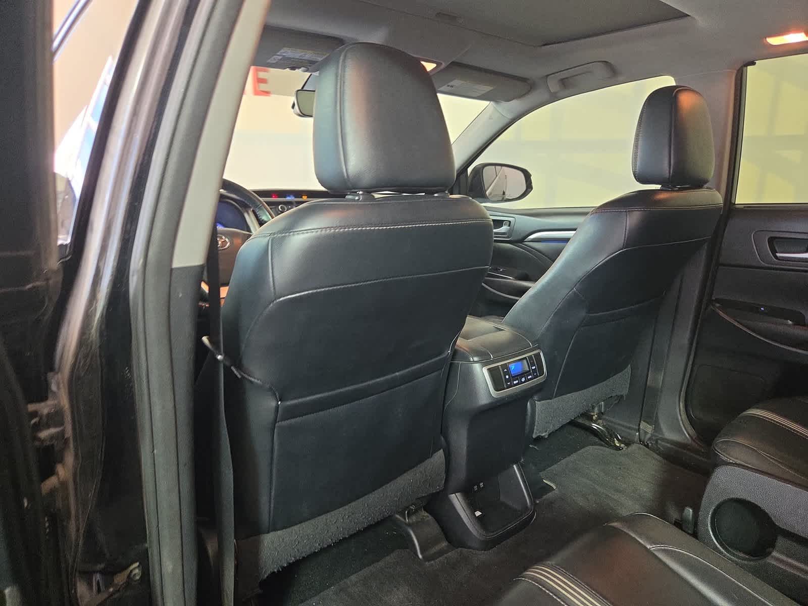 2017 Toyota Highlander SE