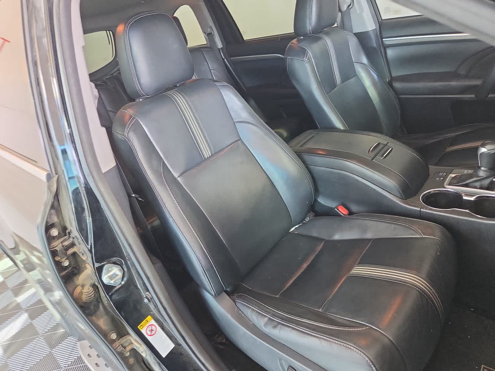 2017 Toyota Highlander SE