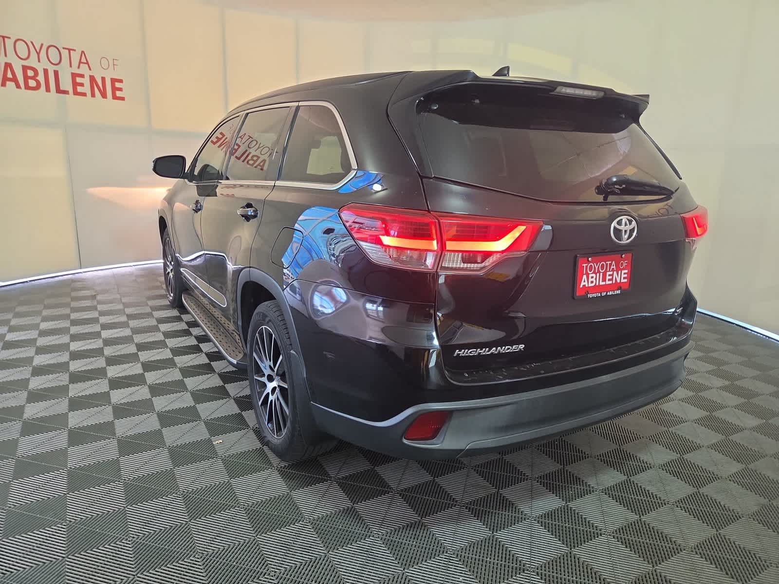 2017 Toyota Highlander SE