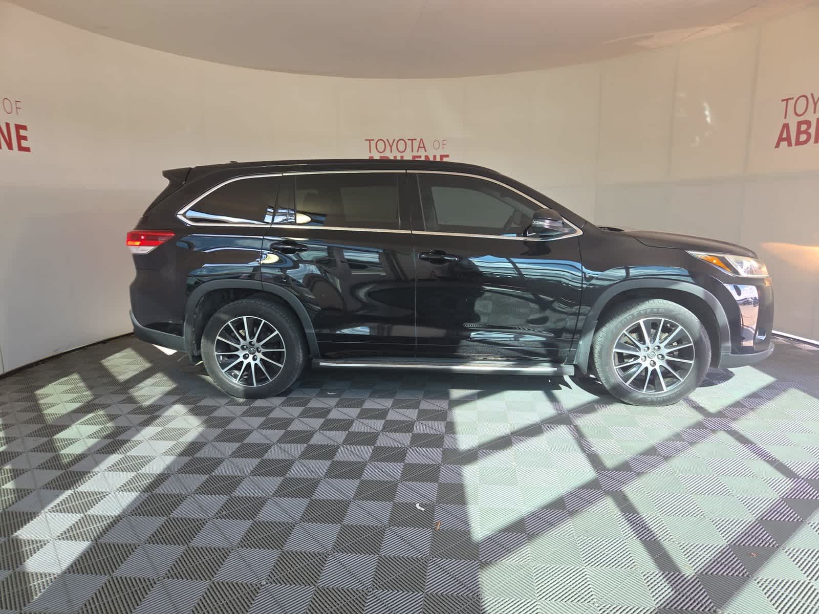 2017 Toyota Highlander SE