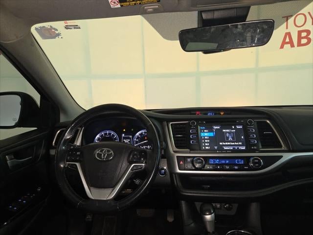 2017 Toyota Highlander SE