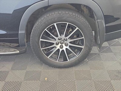 2017 Toyota Highlander SE