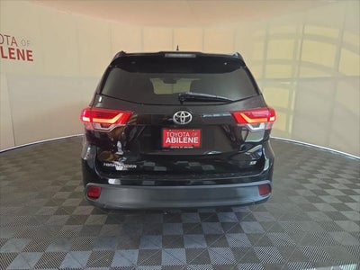 2017 Toyota Highlander SE