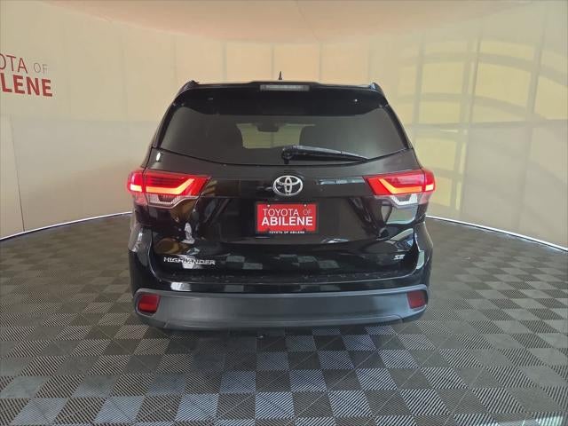 2017 Toyota Highlander SE