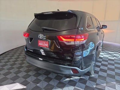 2017 Toyota Highlander SE