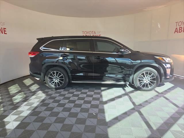 2017 Toyota Highlander SE