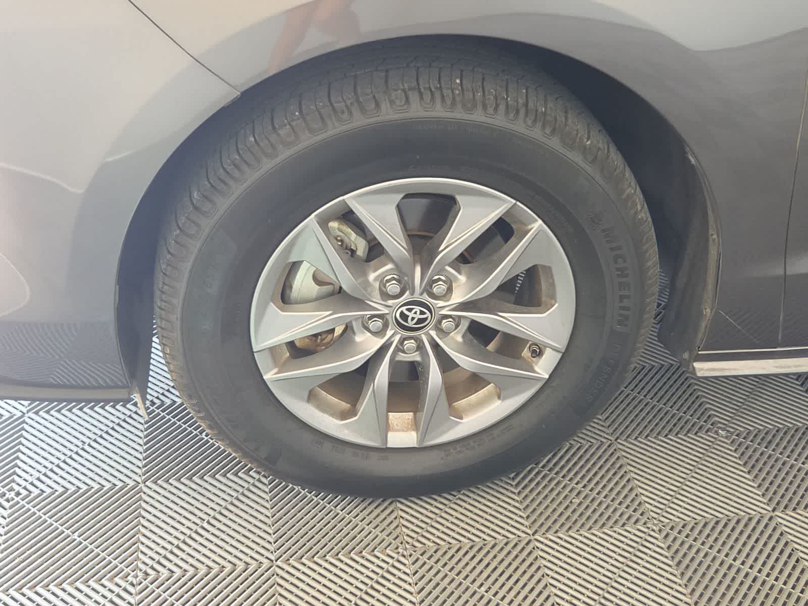 2023 Toyota Sienna XLE