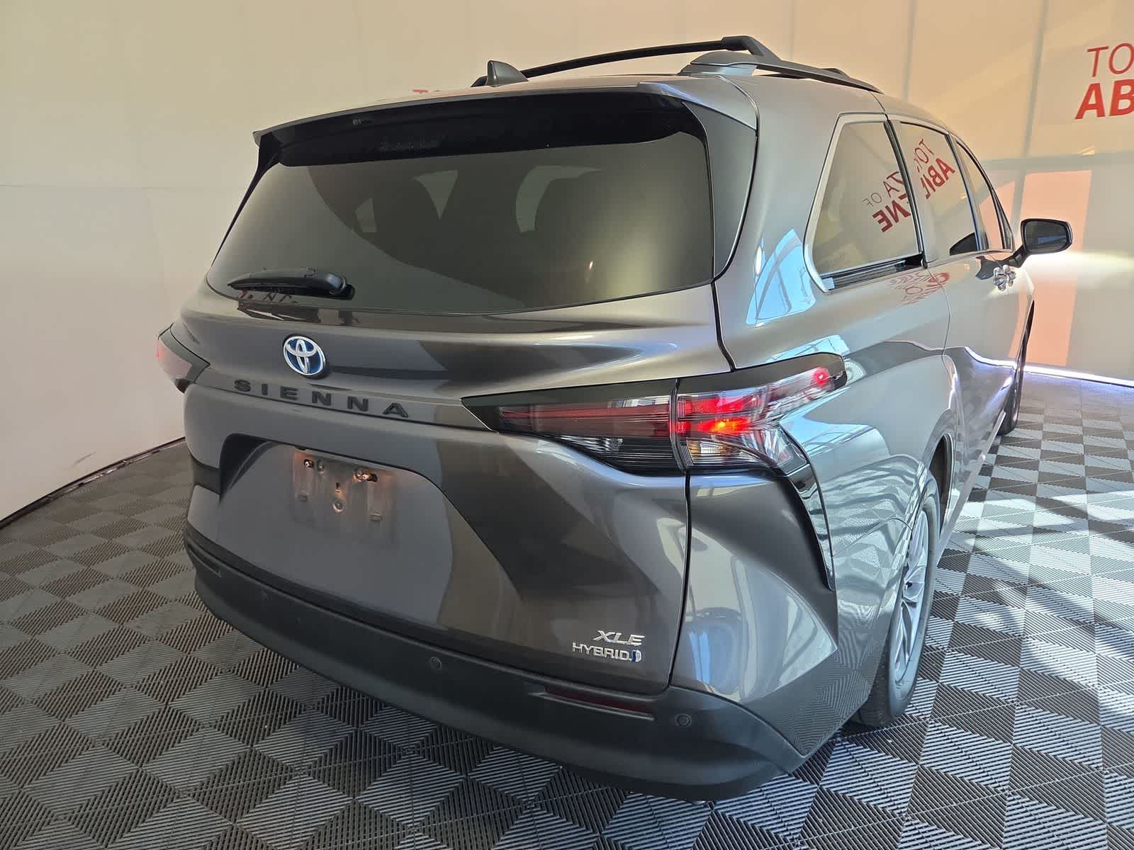 2023 Toyota Sienna XLE