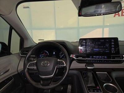2023 Toyota Sienna XLE