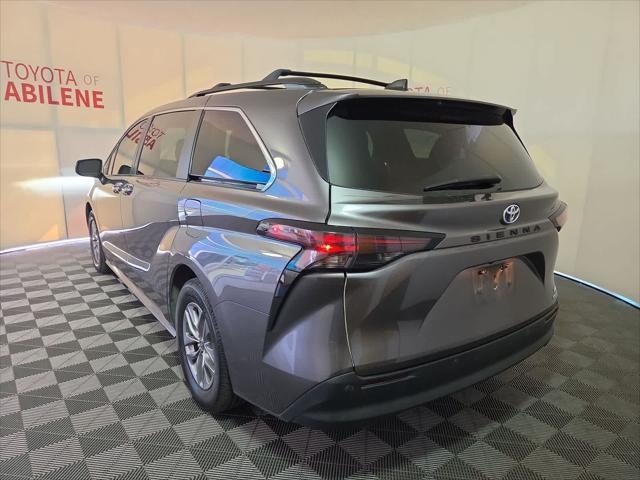 2023 Toyota Sienna XLE