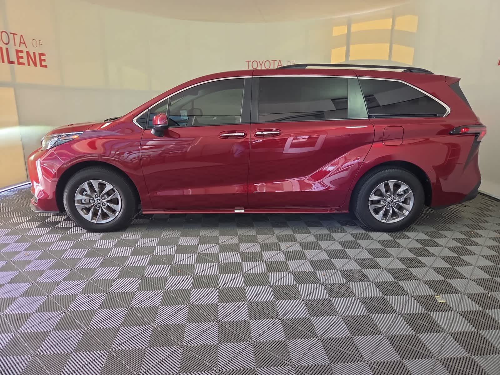 2026 Toyota Sienna XLE