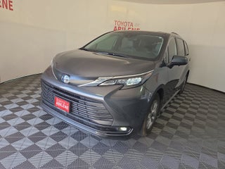 2025 Toyota Sienna XLE