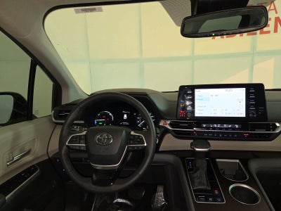 2024 Toyota Sienna XLE