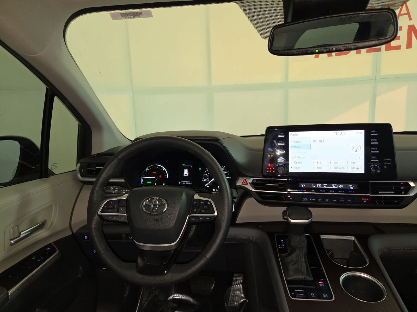 2024 Toyota Sienna XLE