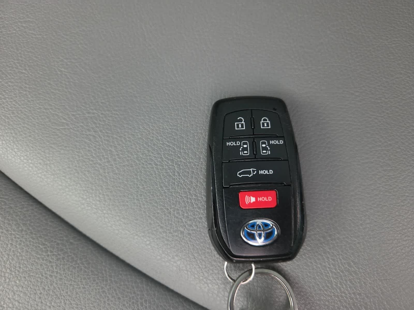 2024 Toyota Sienna XLE