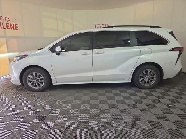 2024 Toyota Sienna XLE