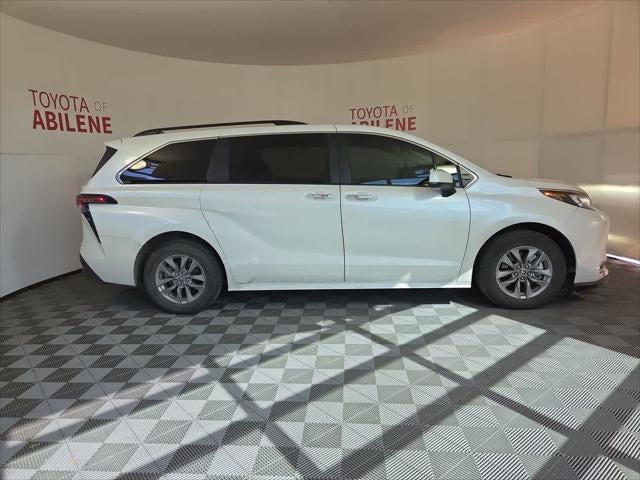 2024 Toyota Sienna XLE