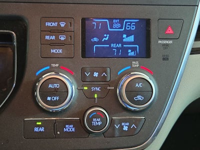 2018 Toyota Sienna XLE
