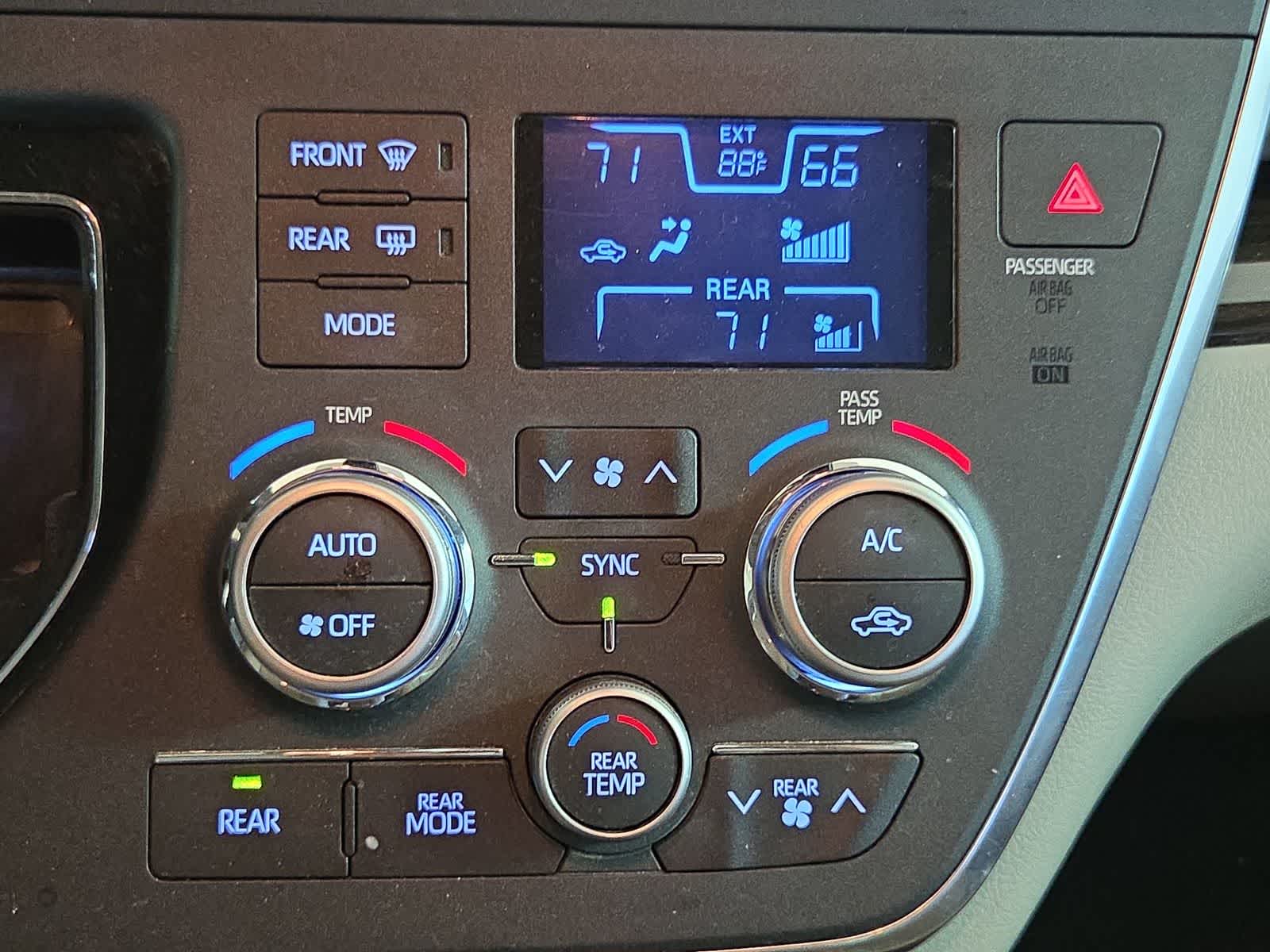2018 Toyota Sienna XLE