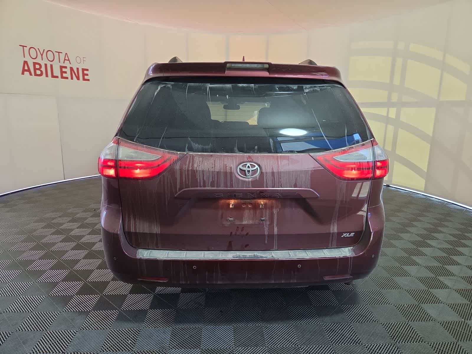 2018 Toyota Sienna XLE