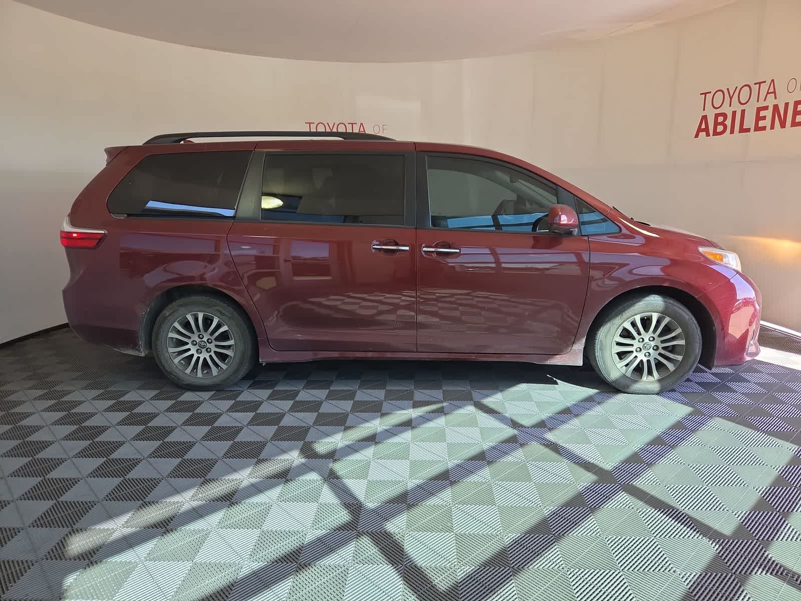 2018 Toyota Sienna XLE