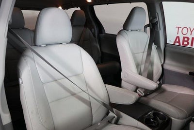 2018 Toyota Sienna XLE