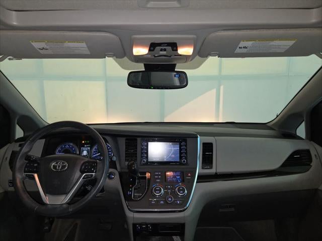 2018 Toyota Sienna XLE