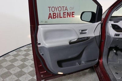 2018 Toyota Sienna XLE