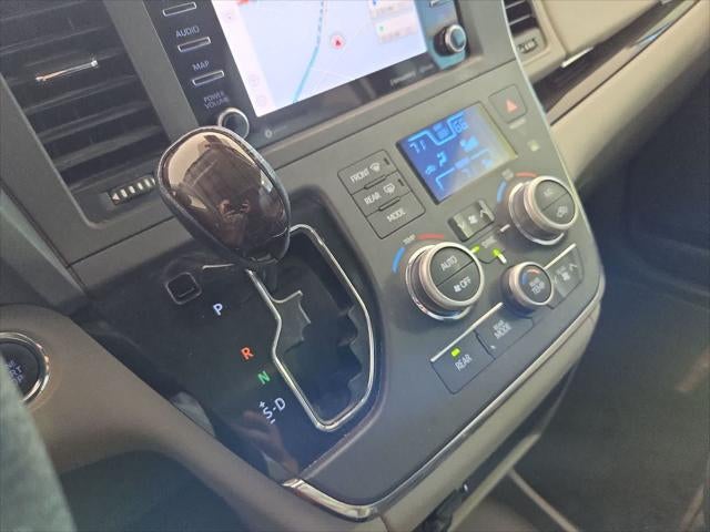 2018 Toyota Sienna XLE