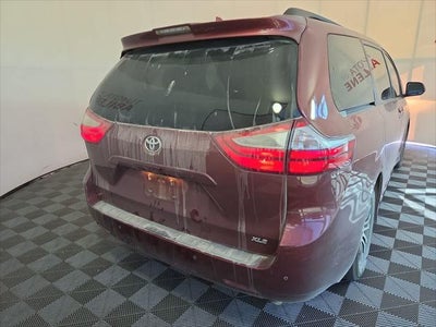 2018 Toyota Sienna XLE