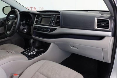 2019 Toyota Highlander LE