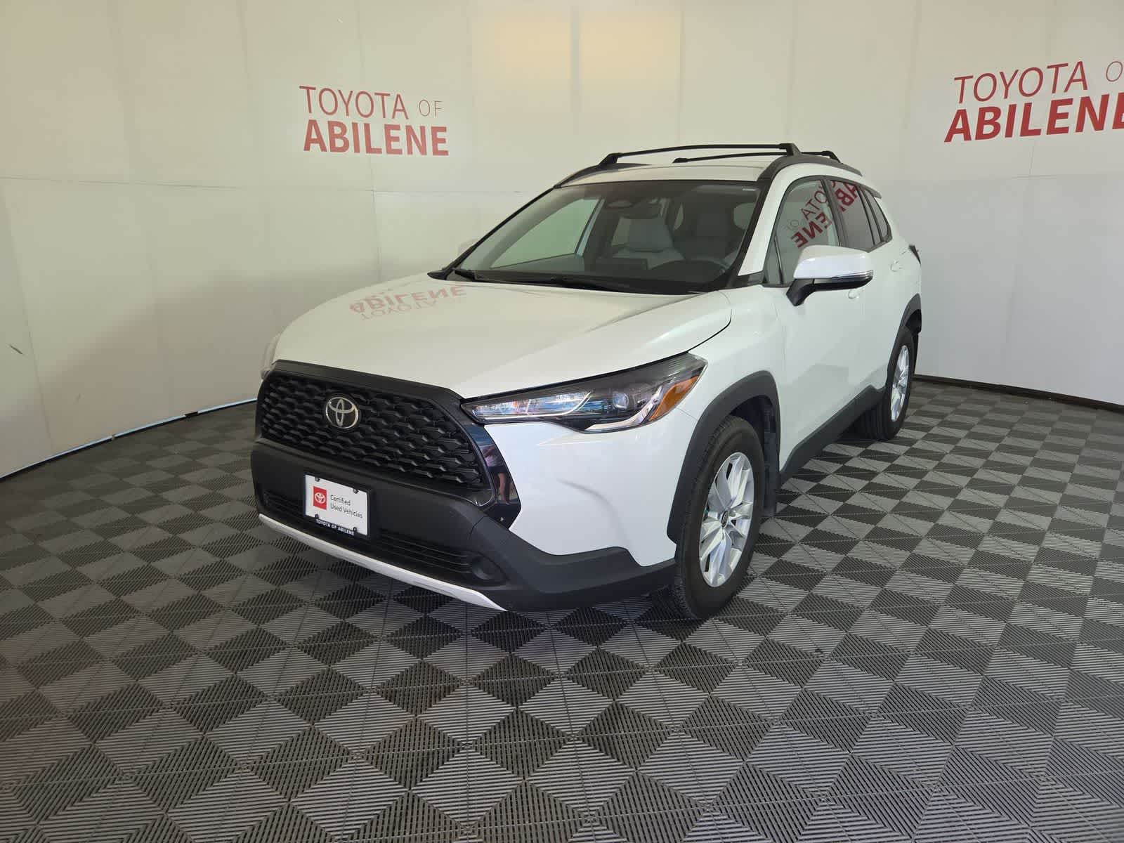 2024 Toyota Corolla Cross LE