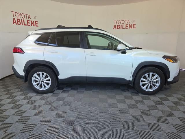 2024 Toyota Corolla Cross LE