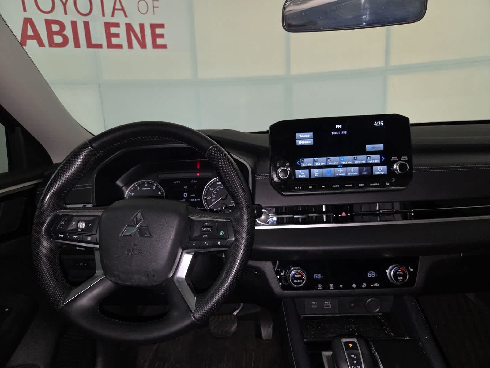 2024 Mitsubishi Outlander SE