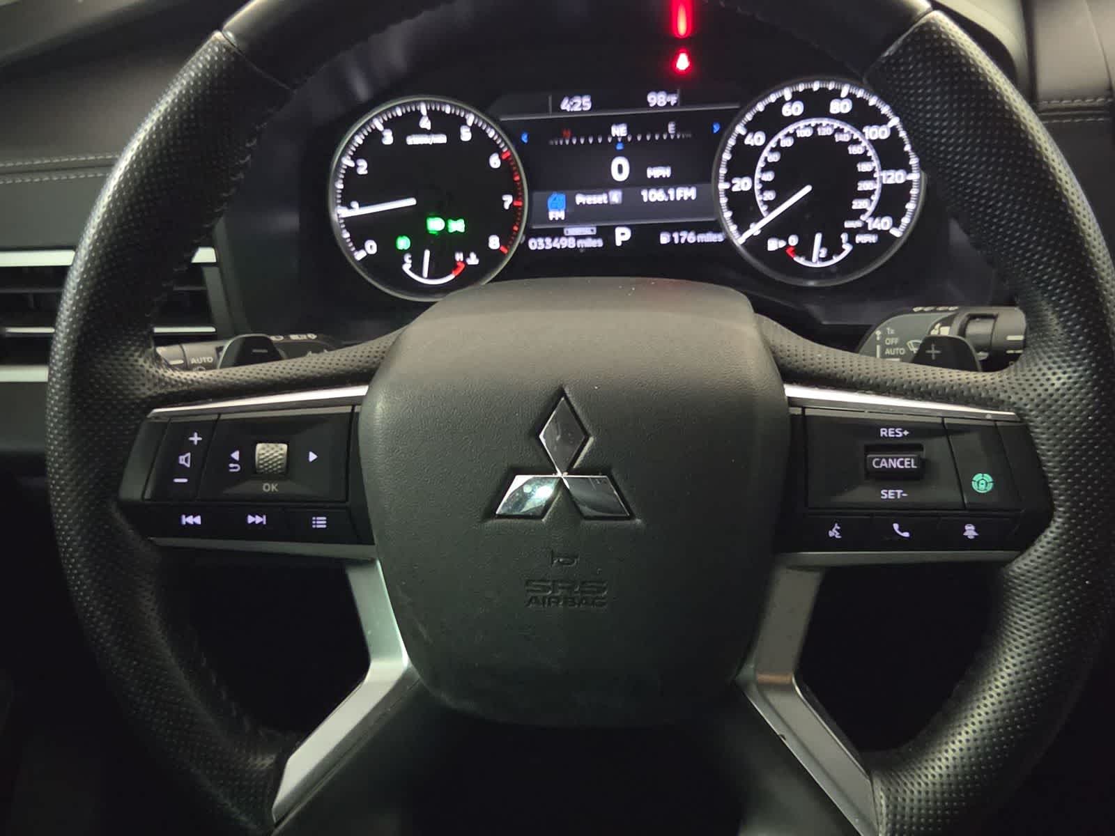 2024 Mitsubishi Outlander SE