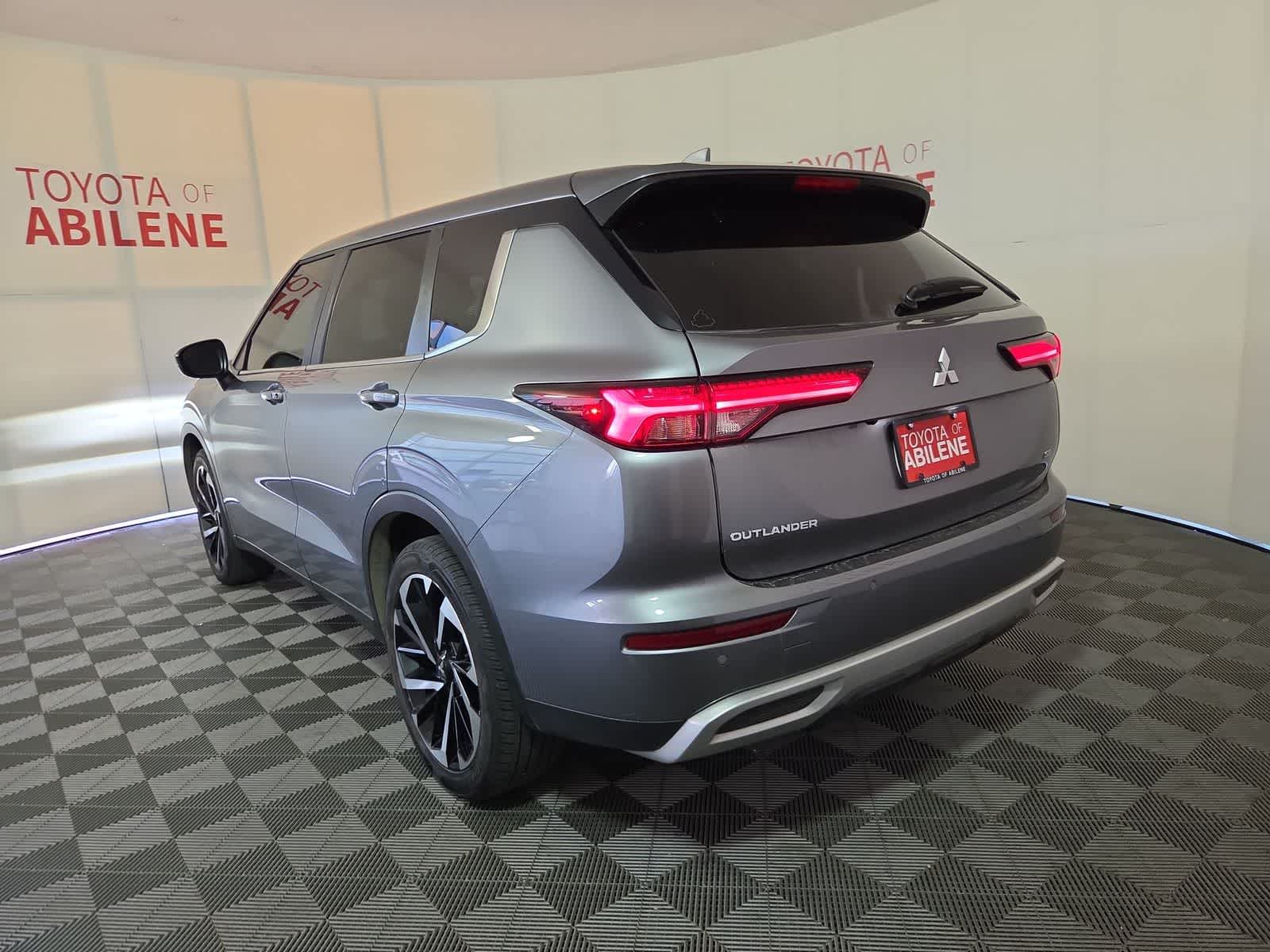 2024 Mitsubishi Outlander SE