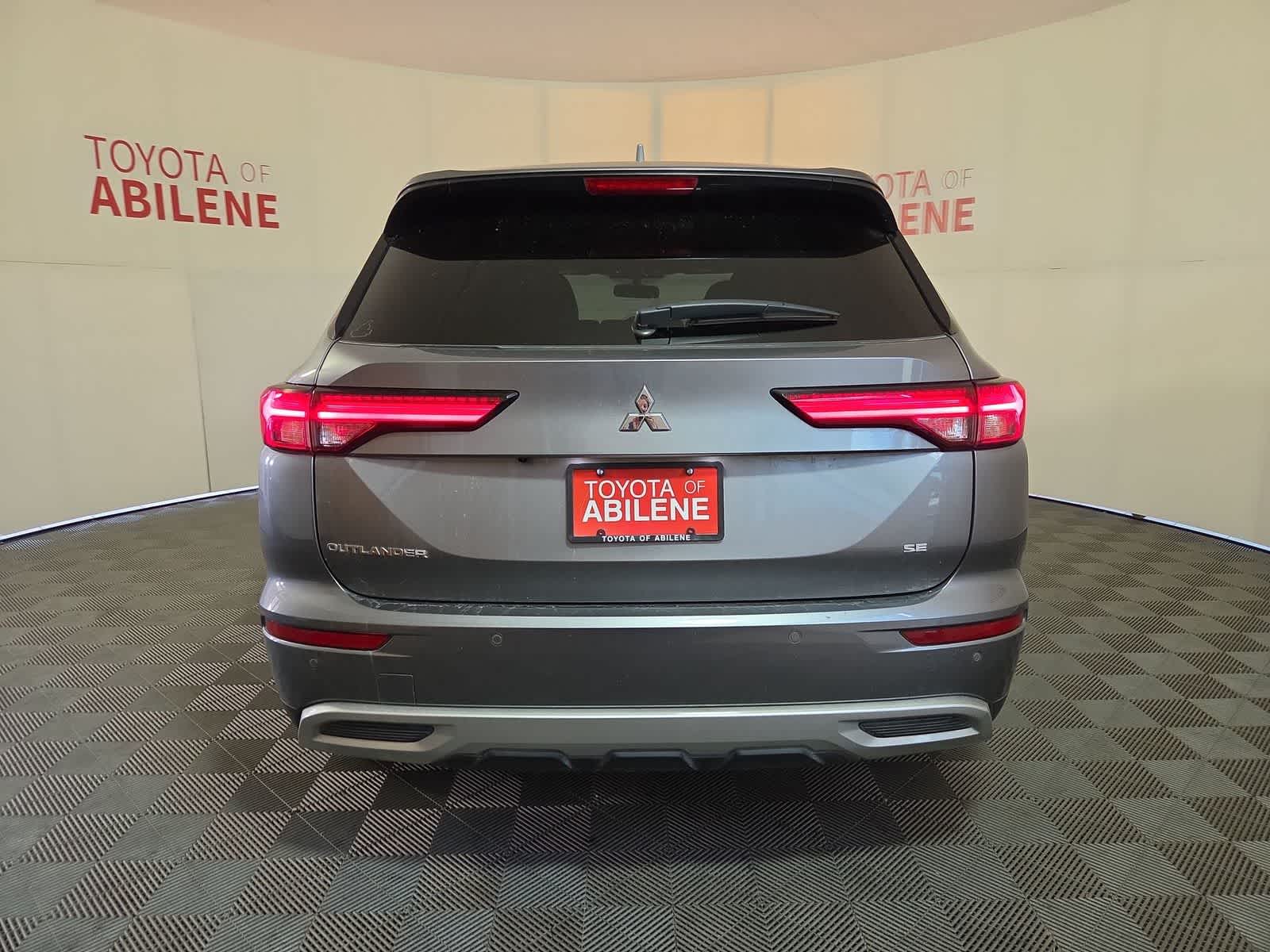2024 Mitsubishi Outlander SE