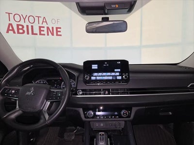 2024 Mitsubishi Outlander SE
