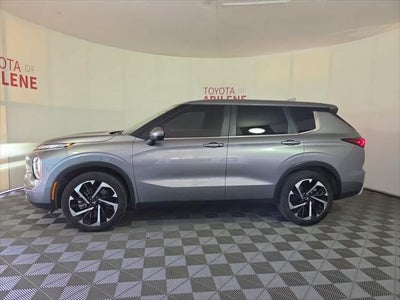 2024 Mitsubishi Outlander SE
