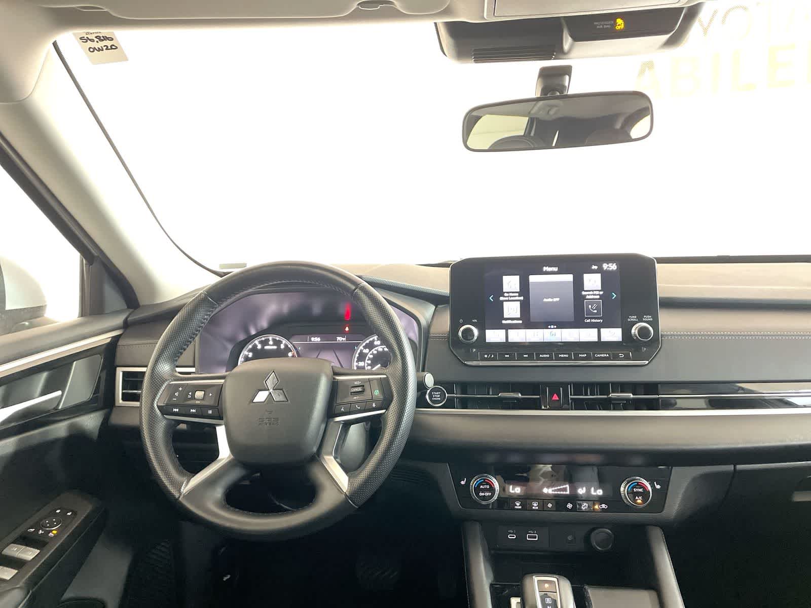 2024 Mitsubishi Outlander SE