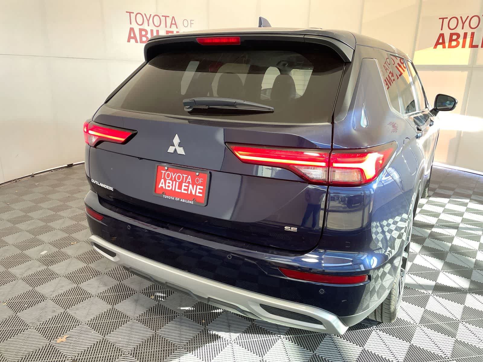 2024 Mitsubishi Outlander SE