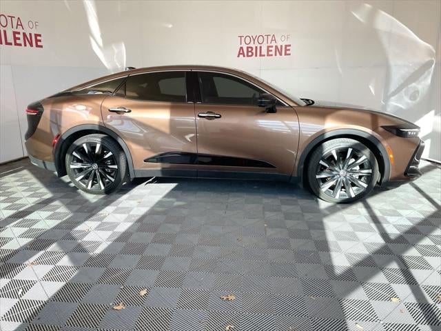 2024 Toyota Crown Platinum