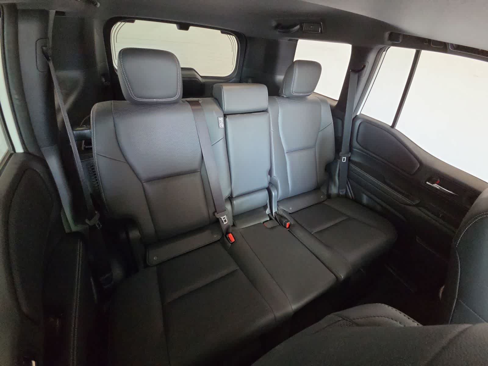 2025 Toyota Land Cruiser 4WD (Natl)